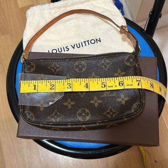 Louis Vuitton Pochette Acessories - Picture 9 of 13